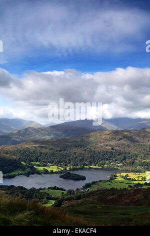 Vue sur le paysage et le Grasmere Langdale Fells du Nab est tombé, cicatrice Parc National de Lake district, comté de Cumbria, Angleterre, Royaume-Uni Banque D'Images