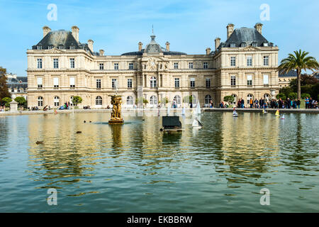 Palais et jardins du Luxembourg, Paris, France, Europe