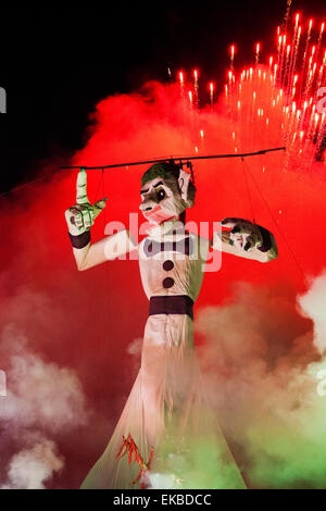 L'incendie de Zozobra début septembre est une partie de la célébration de la Fiesta de Santa Fe. Banque D'Images