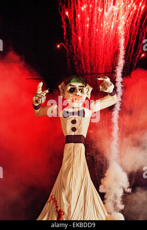 L'incendie de Zozobra début septembre est une partie de la célébration de la Fiesta de Santa Fe. Banque D'Images