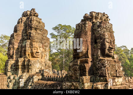 Face à quatre tours à Prasat du Bayon, Angkor Thom, Angkor, Site du patrimoine mondial de l'UNESCO, le Cambodge, l'Indochine, l'Asie du Sud-Est, Asie Banque D'Images