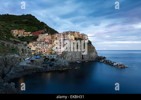 Manarola, Cinque Terre, UNESCO World Heritage Site, Ligurie, Italie, Europe Banque D'Images