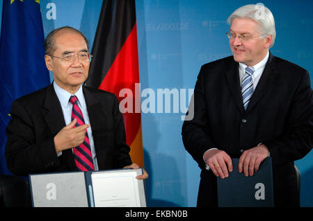 21 FÉVRIER 2007 - BERLIN : Koichiro Matsuura (Secrétaire général de l'UNESCO), le ministre des Affaires étrangères Frank Walter Steinmeier - prés Banque D'Images