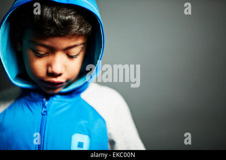 Boy wearing hooded top Banque D'Images