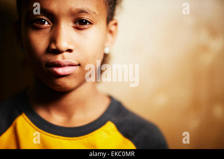 Boy looking at camera Banque D'Images