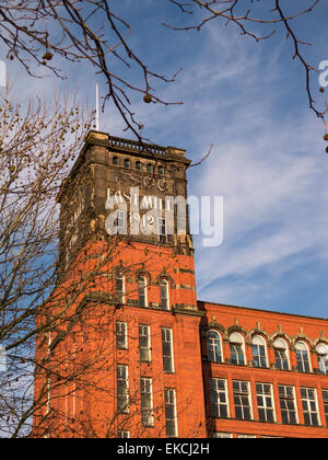 East Mill,Belper Derbyshire, Angleterre,. Une fois qu'une filature de coton il est maintenant des boutiques et des bureaux. Banque D'Images