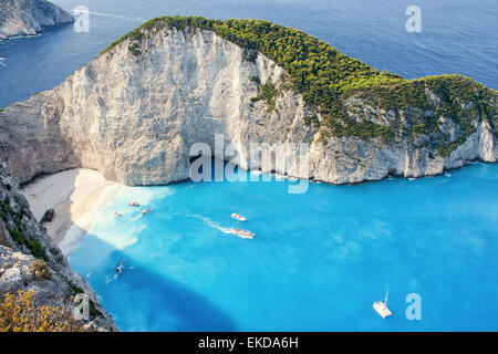 L'incroyable plage de Navagio à Zante, en Grèce, avec le célèbre navire épave Banque D'Images