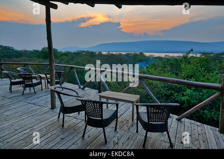 Terrasse en Arcadia Cottages, parc national du lac Mburo, Ouganda, Afrique du Sud Banque D'Images