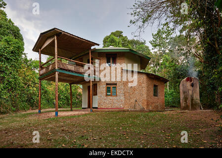 Primate Lodge cottage de Kibale, parc national de Kibale, Fortal, portail de l'Ouganda, l'Afrique Banque D'Images