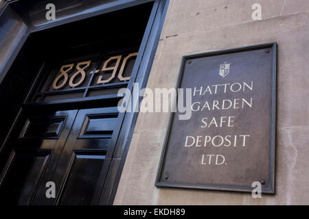 Londres, Royaume-Uni. Le 9 avril, 2015. L'emplacement dans le centre de Londres où l'Hatton Garden coffre-société est une scène de Londres les plus célèbres objets de heist dans ces dernières années. Pour le dernier week-end de Pâques, les bijoux et autres objets appartenant à des personnes de tous les horizons et à la valeur de dizaines de millions, ont été pillés et volés. La police pense d'initié a aidé les voleurs de désactiver la sécurité. Credit : RichardBaker/Alamy Live News Banque D'Images