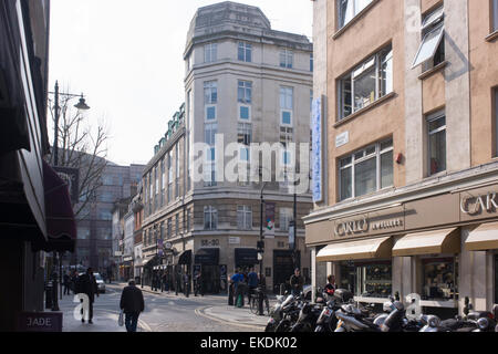 Londres, Royaume-Uni. Le 9 avril, 2015. L'emplacement dans le centre de Londres où l'Hatton Garden coffre-société est une scène de Londres les plus célèbres objets de heist dans ces dernières années. Pour le dernier week-end de Pâques, les bijoux et autres objets appartenant à des personnes de tous les horizons et à la valeur de dizaines de millions, ont été pillés et volés. La police pense d'initié a aidé les voleurs de désactiver la sécurité. Credit : RichardBaker/Alamy Live News Banque D'Images