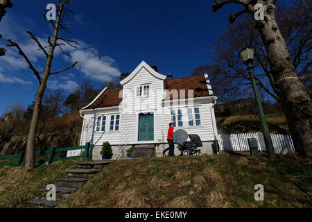 Gamle Bergen ou vieux Bergen est un musée en plein air avec une quarantaine de maisons en bois en style norvégien typique de 18e, 19e siècle. Banque D'Images