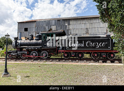 Vieux train à vapeur américain à Cuba et réparé à l'affiche au musée un groupe de travail sur le Poste Central José Smith Comas Banque D'Images