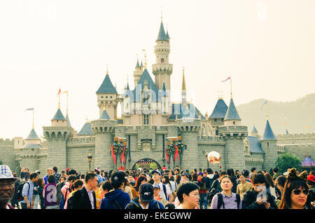 Hong Kong Disneyland, Château de célèbres attractions touristiques à Hong Kong. Banque D'Images