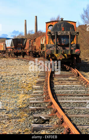 Vieux et abandonné la rouille des trains à vapeur et de wagons de chemin de fer, Ayrshire, Scotland, UK Banque D'Images