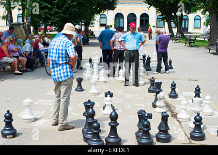 Les gens jouer aux échecs à Banja Luka. La Bosnie-et-Herzégovine Banque D'Images