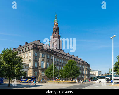 Palais Christiansborg Christiansborg Slot' ('sur Slotsholmen) à Copenhague, Danemark, est le siège du parlement danois. Banque D'Images