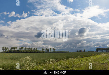 Le Lincolnshire Wolds de nuages après la tempête Banque D'Images