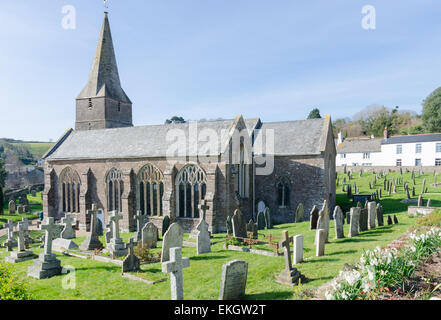 La grande église St James dans le village de South Hams lieu non identifié, Devon Banque D'Images