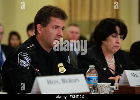 John Wagner, Sous-commissaire adjoint, Opérations de terrain du Customs and Border Protection témoigne devant le Sous-comité sur la sécurité intérieure, la question de la vulnérabilité liée à la fraude de passeport. James Tourtellotte Banque D'Images