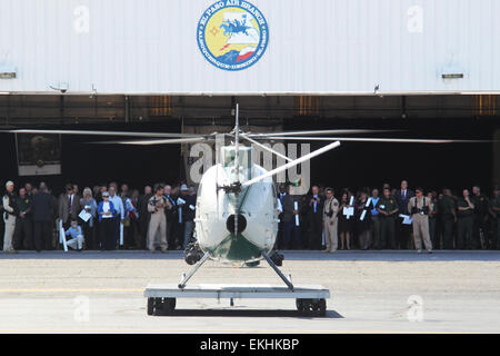 102011 : CBP prend sa retraite OH-6A "Loach" après 32 ans d'hélicoptère au cours d'une cérémonie à la Direction générale de l'air d'El Paso. Greg Hoiland BPA Banque D'Images