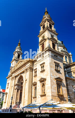 Budapest, Hongrie. Saint Stephen basilique a été construite en style néoclassique, mais avec un dôme. Banque D'Images