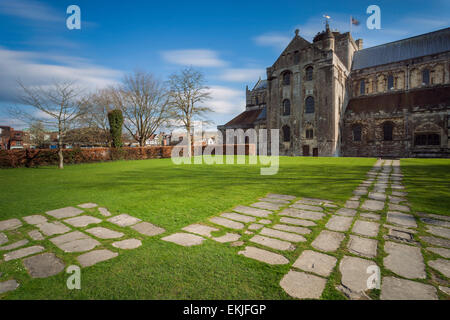 Après-midi de printemps à l'abbaye de Romsey, Hampshire, Angleterre. Banque D'Images