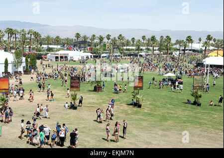 Indio, California, USA. 10 avril, 2015. L'ambiance générale de la Coachella 2015 Music & Arts Festival qui aura lieu à l'Empire Polo Field. Les trois jours du festival permettra d'attirer des milliers de fans pour voir une variété d'artiste sur cinq étapes différentes. Copyright 2015 Jason Moore. Crédit : Jason Moore/ZUMA/Alamy Fil Live News Banque D'Images