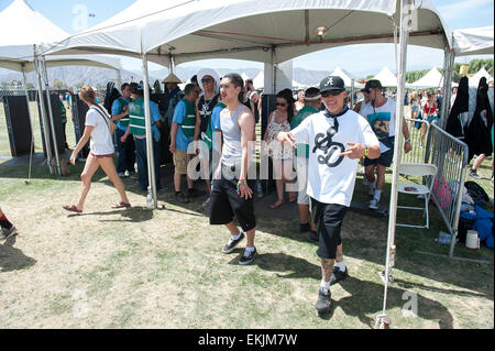 Indio, California, USA. 10 avril, 2015. L'ambiance générale de la Coachella 2015 Music & Arts Festival qui aura lieu à l'Empire Polo Field. Les trois jours du festival permettra d'attirer des milliers de fans pour voir une variété d'artiste sur cinq étapes différentes. Copyright 2015 Jason Moore. Crédit : Jason Moore/ZUMA/Alamy Fil Live News Banque D'Images