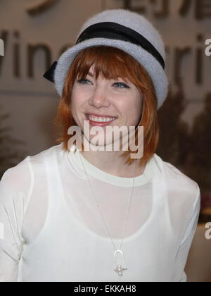 Chiba, Japon. Apr 11, 2015. Auteur et chanteuse canadienne Carly Rae Jepsen arrive à l'Aéroport International de Narita à Tokyo, Japon, le 11 avril 2015. Jepsen est venu au Japon pour promouvoir sa nouvelle chanson "J'aime vraiment vous'. Credit : Motoo Naka/AFLO/Alamy Live News Banque D'Images