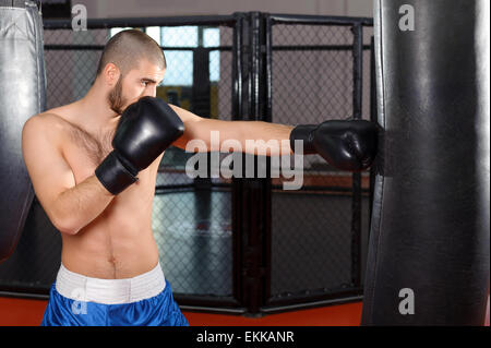 Sac de frappe des coups sportifs Banque D'Images