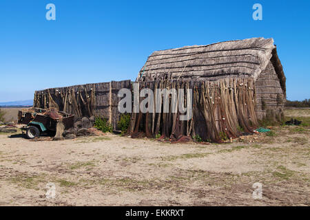 Près de la cabane de pêche sur la lagune côtière de Canet-Saint Nazarie en Languedoc-Roussillon, France. Banque D'Images