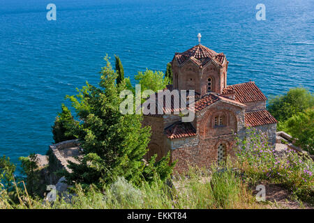 Église de Saint Jean le théologien à Kaneo sur les rives du lac Ohrid, UNESCO World Heritage, République de Macédoine Banque D'Images