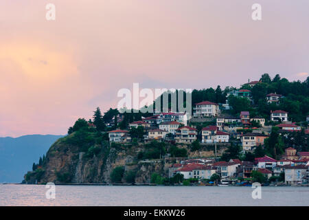 La ville d'Ohrid sur la rive du lac Ohrid, République de Macédoine Banque D'Images