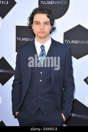 Los Angeles, Californie, USA. Apr 11, 2015. Max Burkholder participant à la 2015 TV Land Awards tenue au Saban Theatre de Los Angeles, Californie le 11 avril 2015. 2015 : Crédit D. Long/Globe Photos/ZUMA/Alamy Fil Live News Banque D'Images