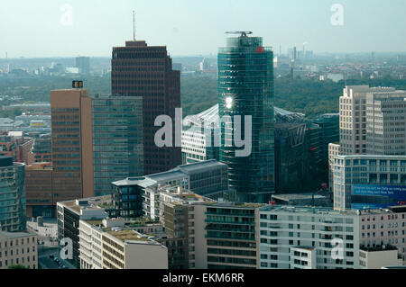Septembre 2006 - Berlin : Potsdamer Platz, Leipziger Platz - vue aérienne de la ligne des toits de Berlin. Banque D'Images