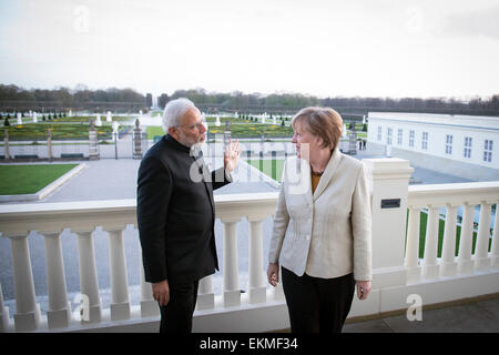 Document - Bundeskanzlerin Angela Merkel und der indische Premierminister Narendra Modi nach der Eröffnungszeremonie der Hannover Messe am 12.04.2015 in Herrenhausen Schloss zu Beginn eines von der Bundeskanzlerin gegebenen. Abendessens Foto : Bundesregierung/Guido Bergmann/dpa (ACHTUNG : Nur zur redaktionellen Verwendung im Zusammenhang mit der aktuellen Berichterstattung und nur bei Nennung : 'Foto : Bundesregierung/Guido Bergmann/dpa') (c) afp - Bildfunk Banque D'Images