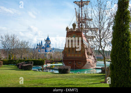 Bateau de pirate dans le jardin des fées Banque D'Images