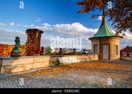 Prague, République tchèque - octobre 17,2013 : View from Paradise Garden près de Château de Prague. Banque D'Images