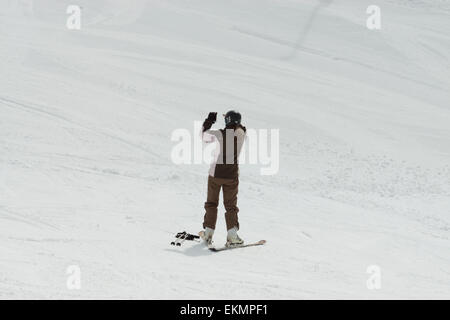 Ski skieur slop prendre photo selfies route de blocage Banque D'Images