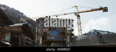 Nouvelle architecture buliding grue travaux mis en place des alpes Banque D'Images