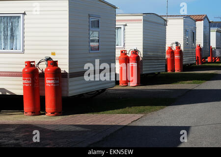 Les bouteilles de gaz propane Caravan in situ. Banque D'Images