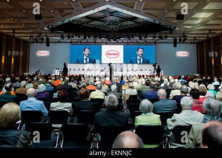 Düsseldorf, Allemagne. 13 avr, 2015. Directeur général de Henkel, Kasper Rorsted, parle au cours de l'Assemblée générale à Duesseldorf, Allemagne, 13 avril 2015. Photo : ROLF VENNENBERND/dpa/Alamy Live News Banque D'Images