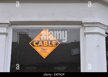 Twickenham, London, UK. 13 avril 2015. Les partisans des libéraux démocrates à Twickenham montrer leur soutien à un nouveau choix Vince Cable dans l'élection générale du 7 mai. Banque D'Images