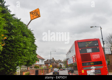 Twickenham, London, UK. 13 avril 2015. Les partisans des libéraux démocrates à Twickenham montrer leur soutien à un nouveau choix Vince Cable dans l'élection générale du 7 mai. Banque D'Images