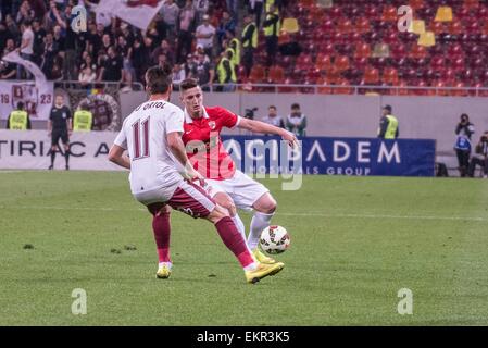 11 avril 2015 : Steliano Filip # 94 du Dinamo Bucarest et Eduard Oriol # 11 du Rapid Bucarest en action au cours de la Liga I jeu entre FC Dinamo Bucarest ROU et FC Rapid Bucarest ROU au plan national, la Roumanie ROU. Catalin Soare/www.sportaction.ro Banque D'Images