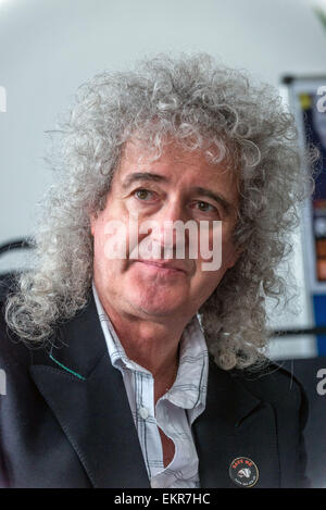 Brighton, UK. 13 avril, 2015. Militant et le guitariste Brian May d'être interviewé à l'école de Brighton BIMM. Crédit : Andrew Hasson/Alamy Live News Banque D'Images