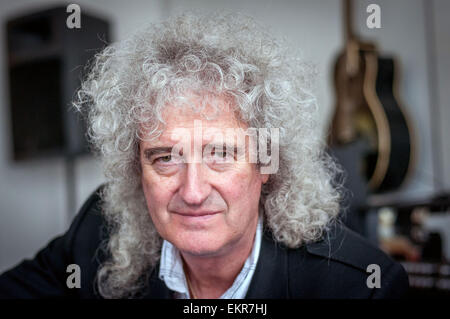 Brighton, UK. 13 avril, 2015. Militant et le guitariste Brian May d'être interviewé à l'école de Brighton BIMM. Crédit : Andrew Hasson/Alamy Live News Banque D'Images