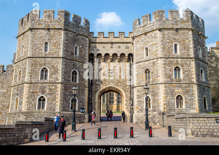 Henry VIII gateway du château de Windsor, Windsor, Angleterre Banque D'Images