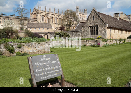 Vue du War Memorial Garden vers le Christ Church College, University of Oxford, Oxford, Oxfordshire, Angleterre. Banque D'Images